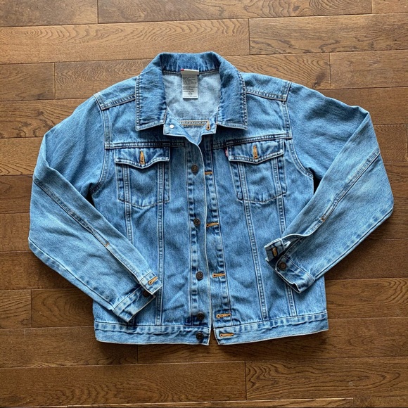 Levi's Jackets & Blazers - ☘️50% OFF☘️ Levi’s Jean Jacket - Red Tab